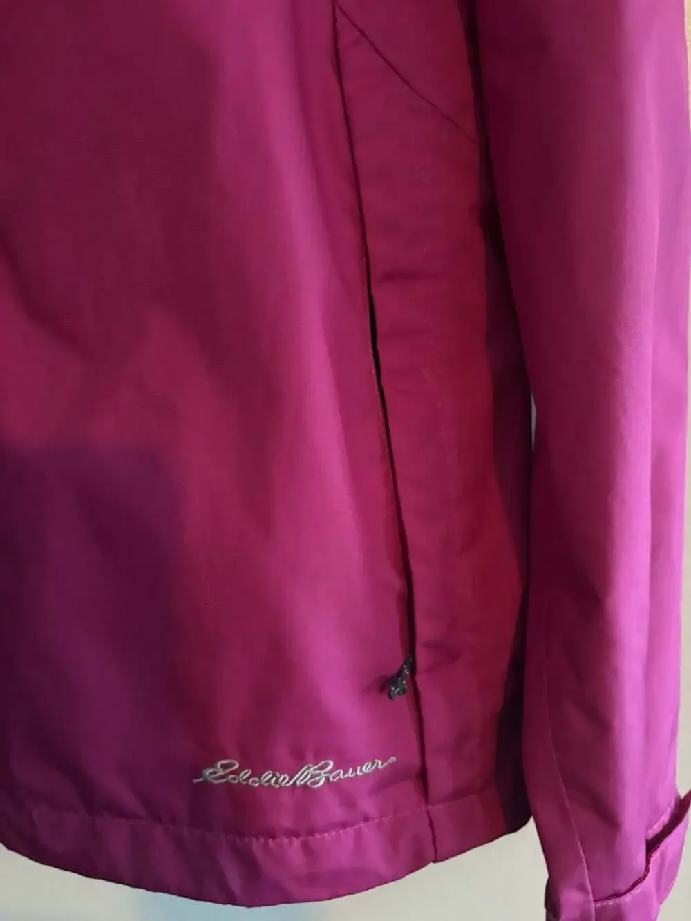 Eddie Bauer Women's Rainfoil Packable Rain Jacket in Fuchsia Pink - Size Small - Picture 2 of 5